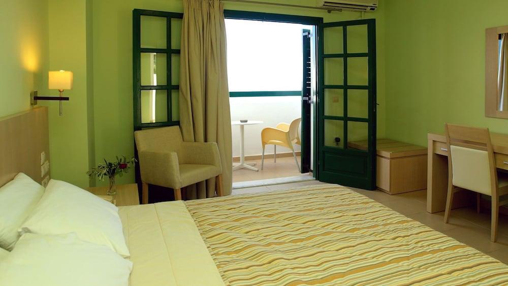 Skiathos Club Hotel & Suites Vasilias  Extérieur photo