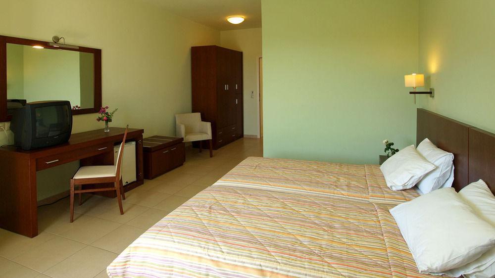 Skiathos Club Hotel & Suites Vasilias  Extérieur photo