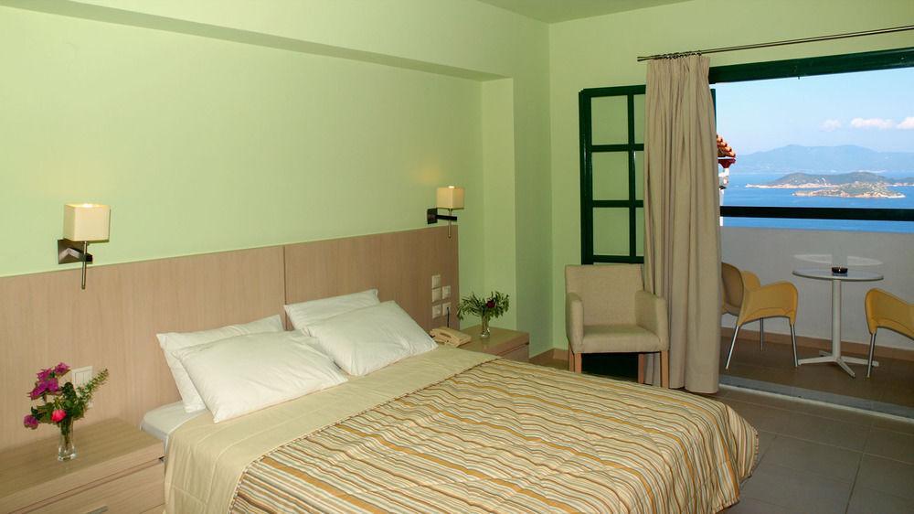 Skiathos Club Hotel & Suites Vasilias  Extérieur photo