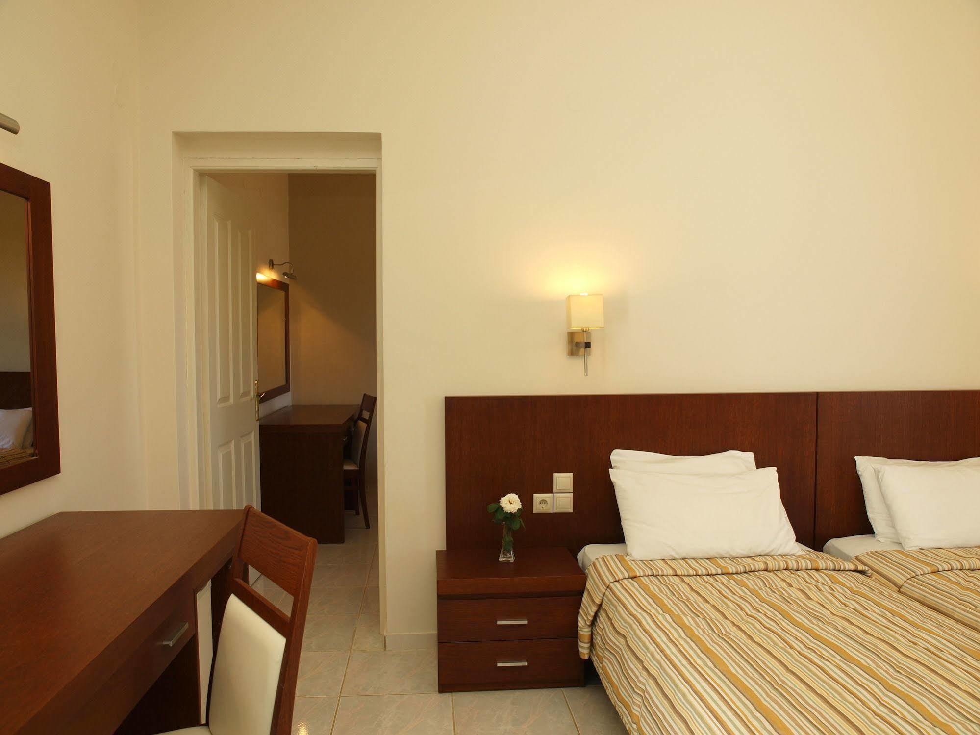 Skiathos Club Hotel & Suites Vasilias  Extérieur photo